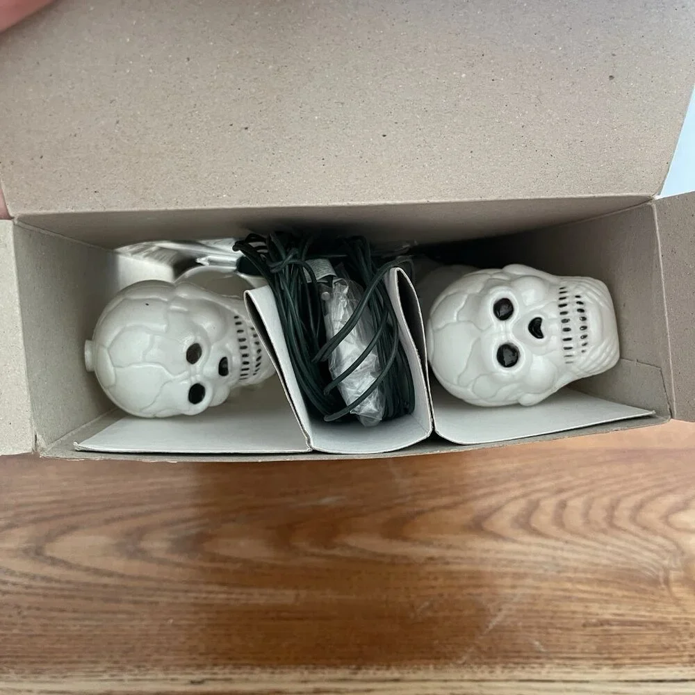ELVIRA Mistress of the Dark Halloween NEW NOS 10 Skull Lights RARE Vintage